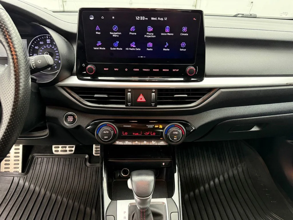 Used 2023 White Kia GT image 27