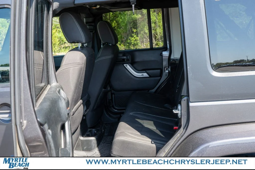 Used 2018 Granite Crystal Metallic Clearcoat Jeep Unlimited Sahara image 14