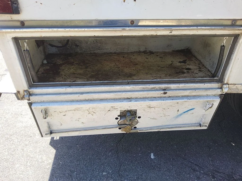 Used 2019 White Ford XL image 18