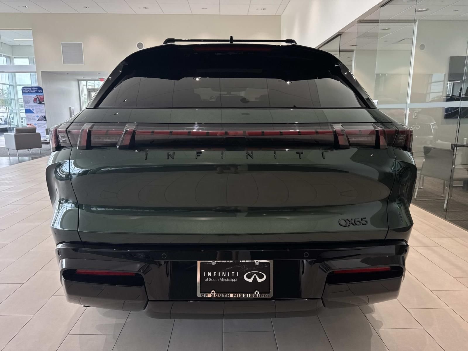New 2027 2T DEEP EMRD INFINITI Autograph AWD image 5