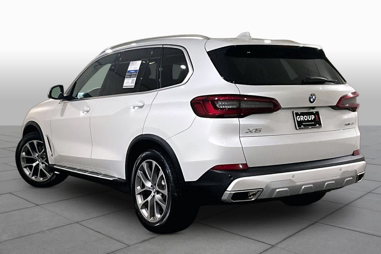 Used 2019 Mineral White Metallic BMW xDrive40i image 11