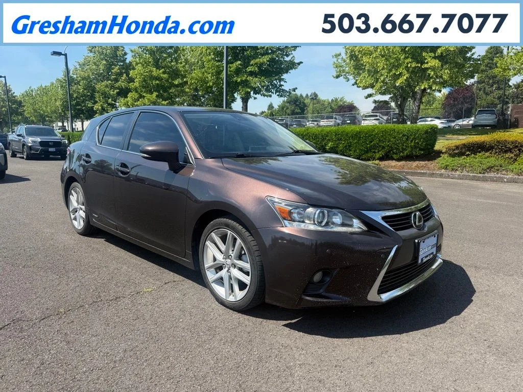 Used 2016 Pearl Lexus 200h image 1
