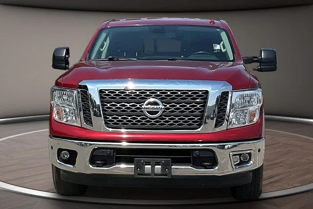 Used 2018 Red Nissan SV image 3