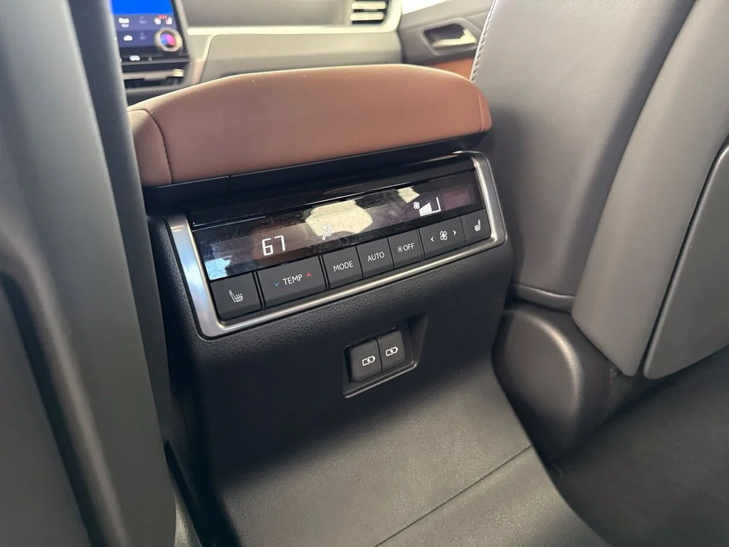 Used 2025 Silver Lexus 550 Luxury+ image 25