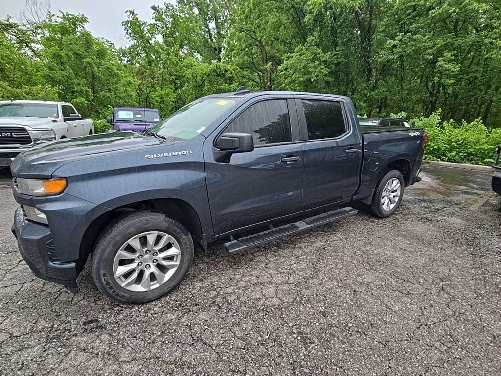 Used 2021 Chevrolet Silverado 1500 Custom with VIN 1GCPYBEK2MZ179477 for sale in Kansas City
