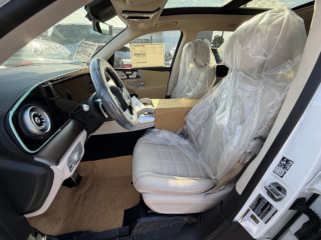 New 2027 Polar White Mercedes-Benz GLS 450 image 8