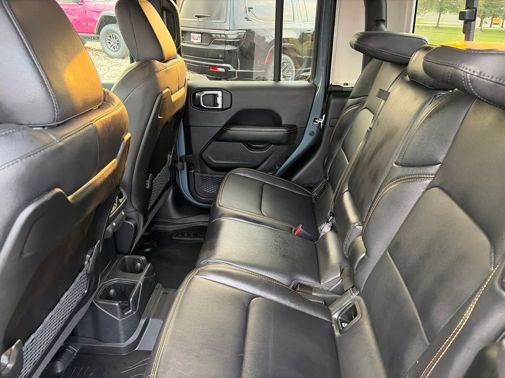 Certified Used 2025 Gray Jeep High Tide image 17