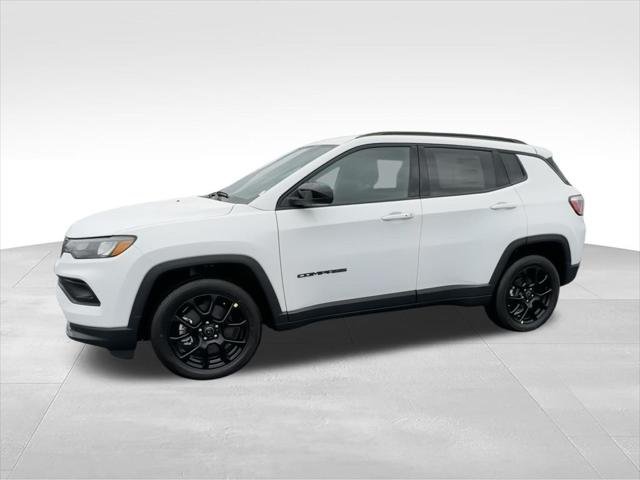 New 2026 Bright White Clearcoat Jeep Latitude image 4