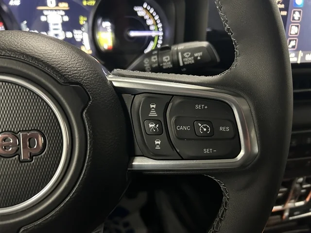 Used 2025 WHITE JEEP Backcountry image 25