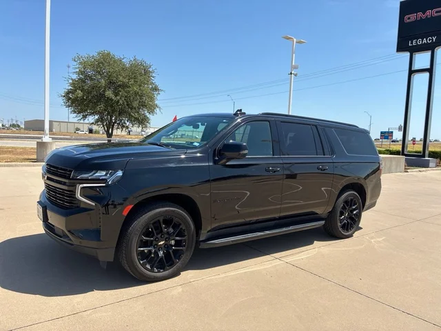 Used 2023 Chevrolet Suburban RST