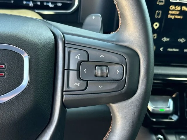 Used 2025 White GMC AT4 image 41
