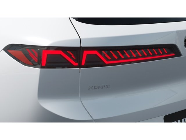 New 2027 Mineral White Metallic BMW 40 xDrive image 8