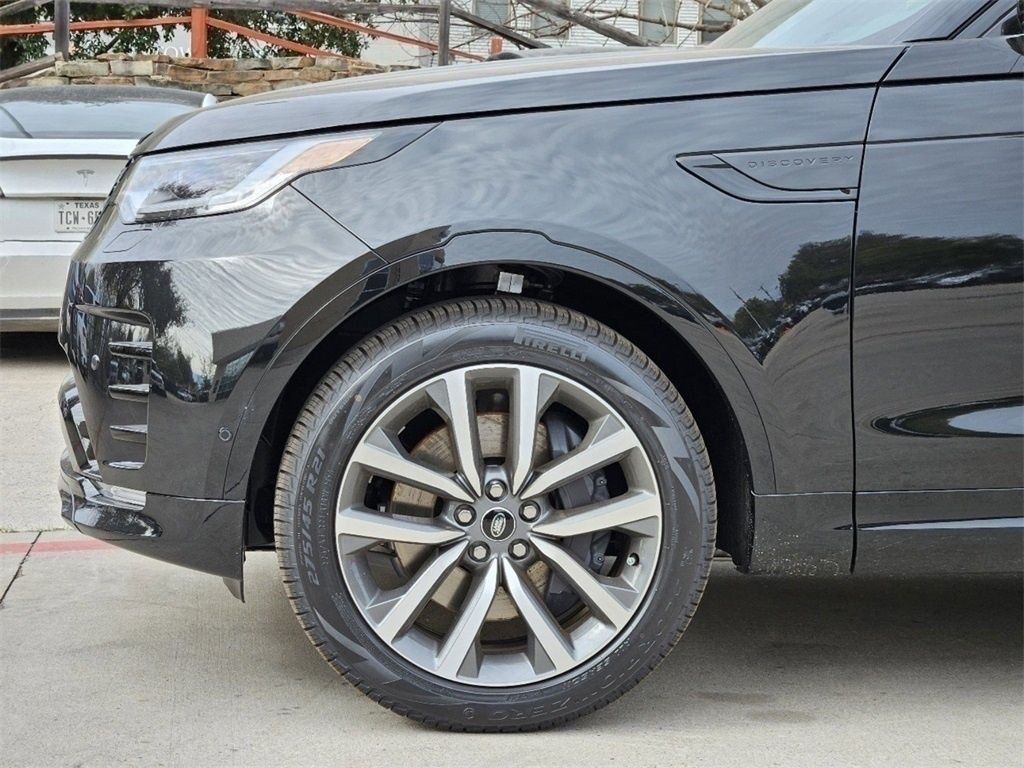 Certified Used 2025 Santorini Black Metallic Land Rover Dynamic SE image 9