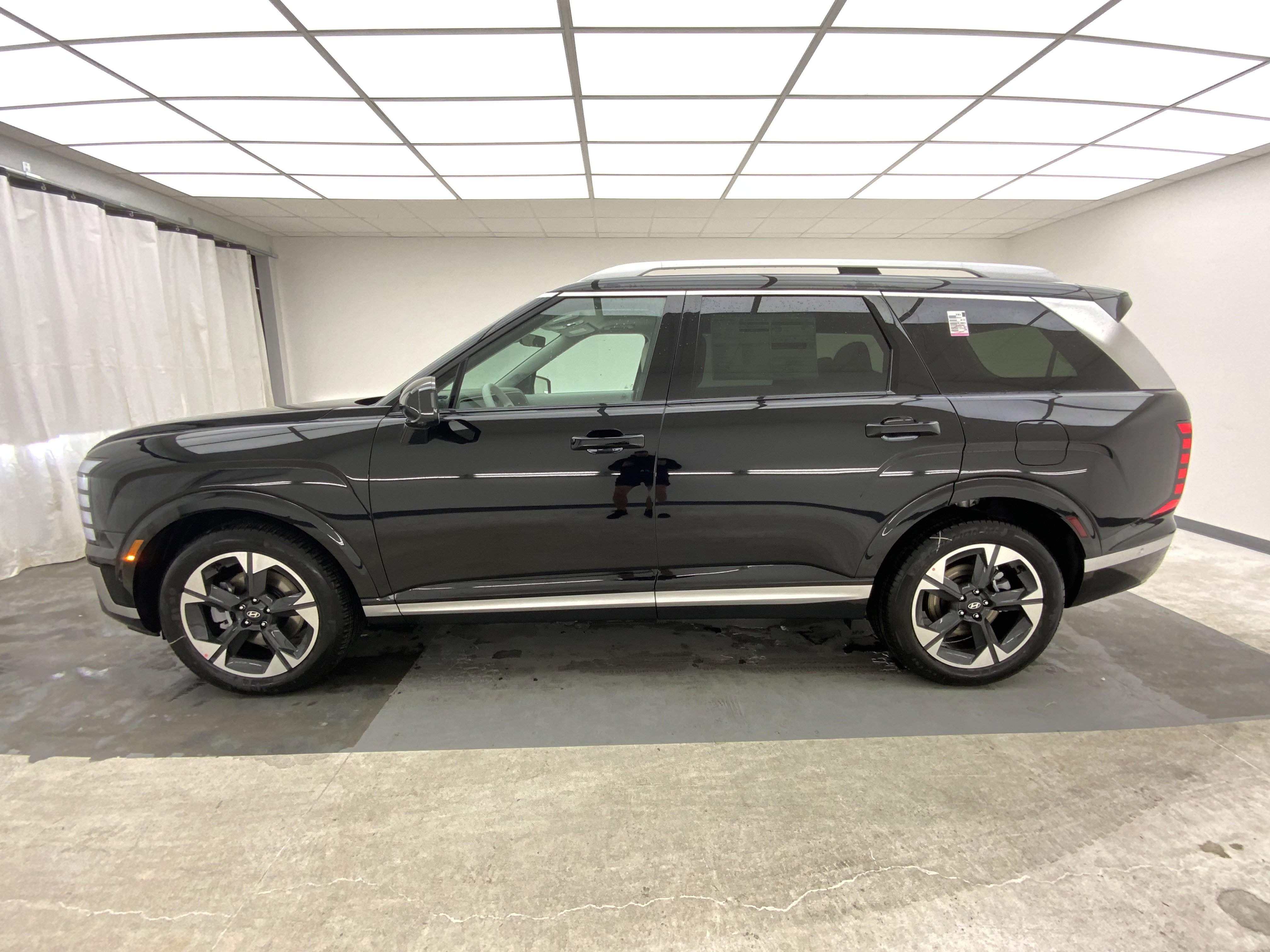 New 2026 Abyss Black Pearl Hyundai Limited image 2