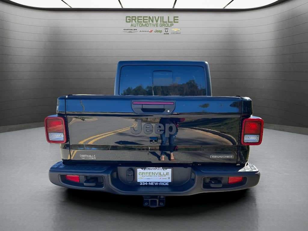 Certified Used 2023 Black Clearcoat Jeep Freedom image 4