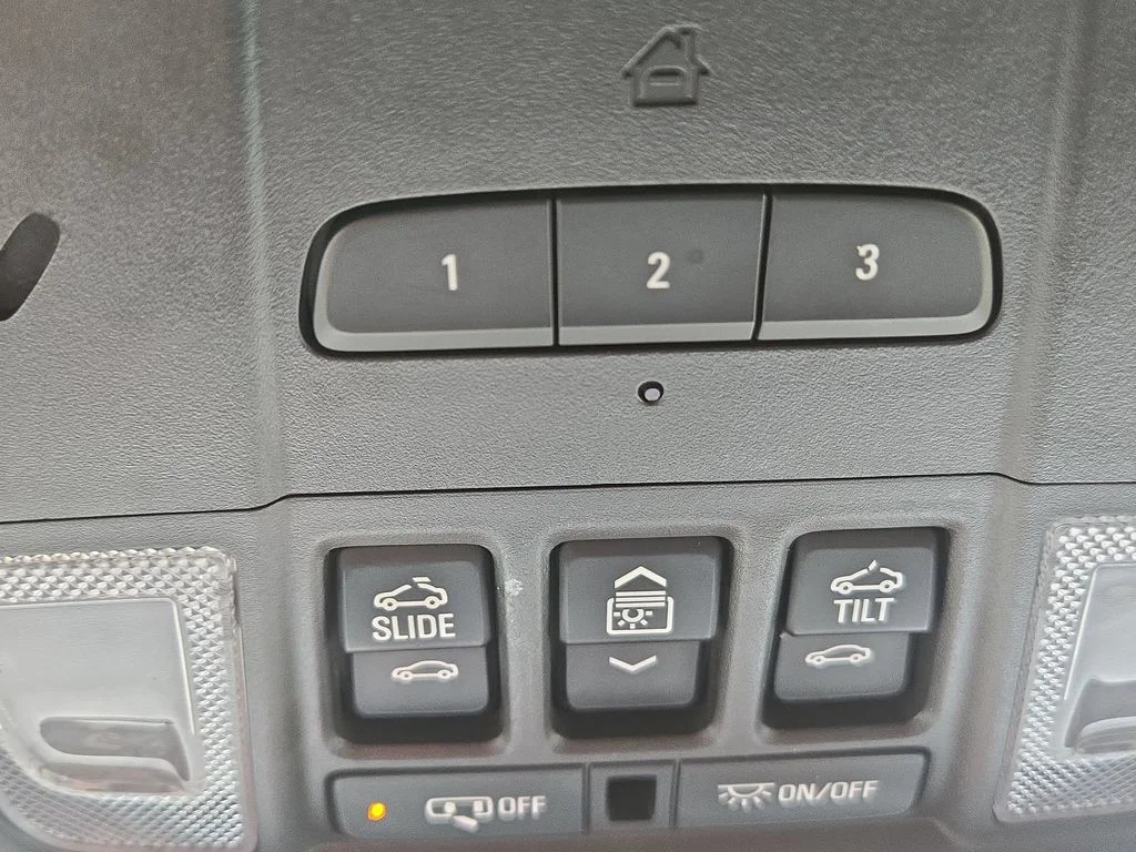 Used 2024  Buick Avenir image 56