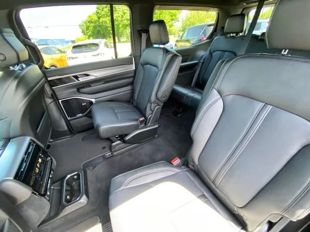New 2026 Fathom Blue Pearl-Coat Exterior Paint (Late Availability) Jeep Limited Altitude image 13