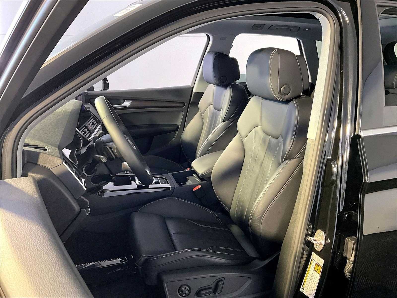 Used 2024 Mythos Black Metallic Audi S line Premium image 5