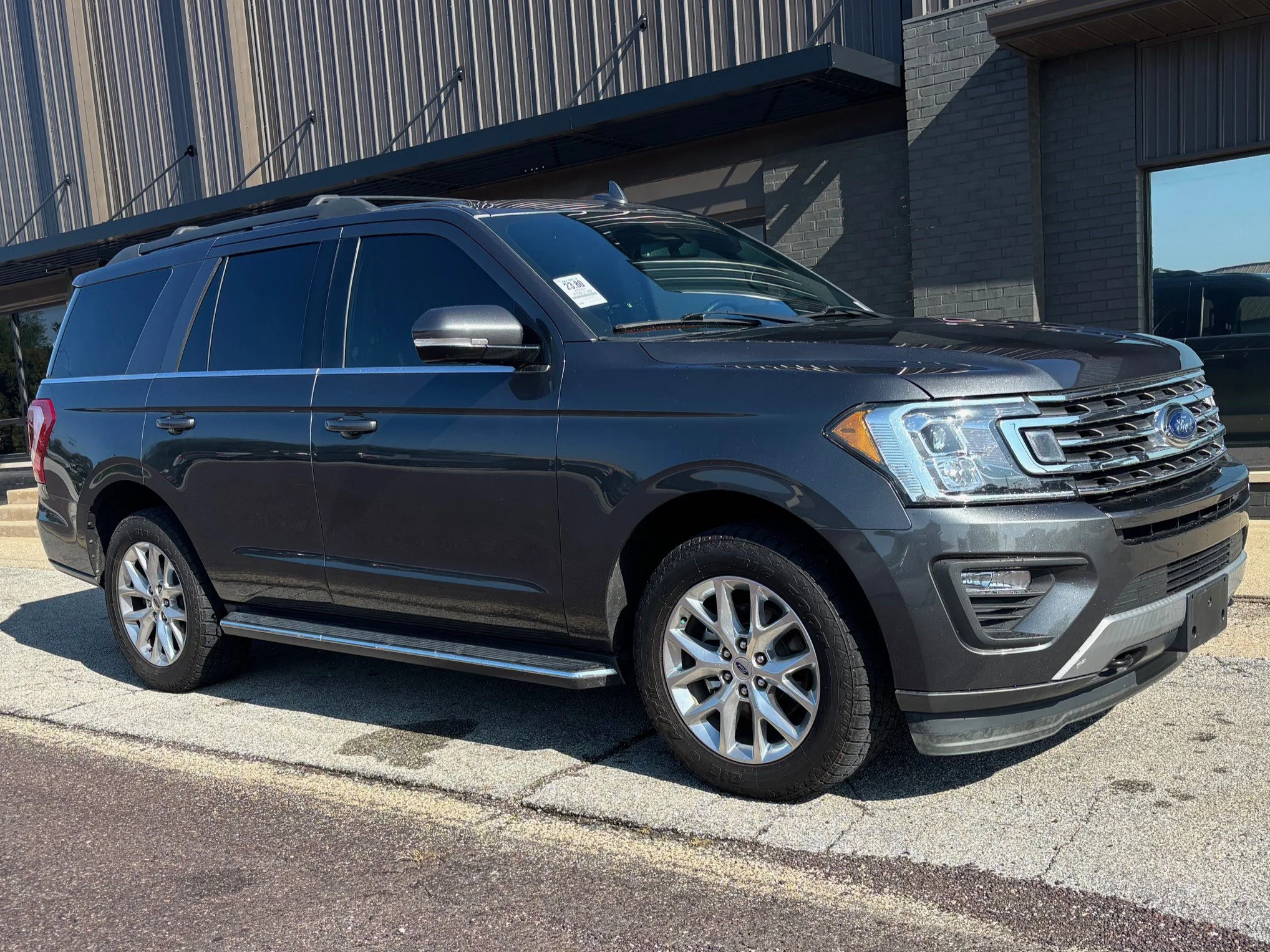 Used 2020 Magnetic Metallic Ford XLT image 3