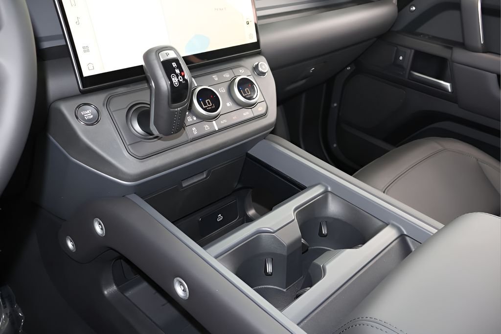 New 2026 Santorini Black Land Rover S image 27