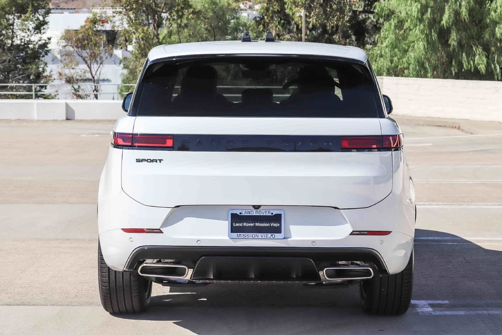 New 2027 Fuji White Land Rover Battersea Edition image 5