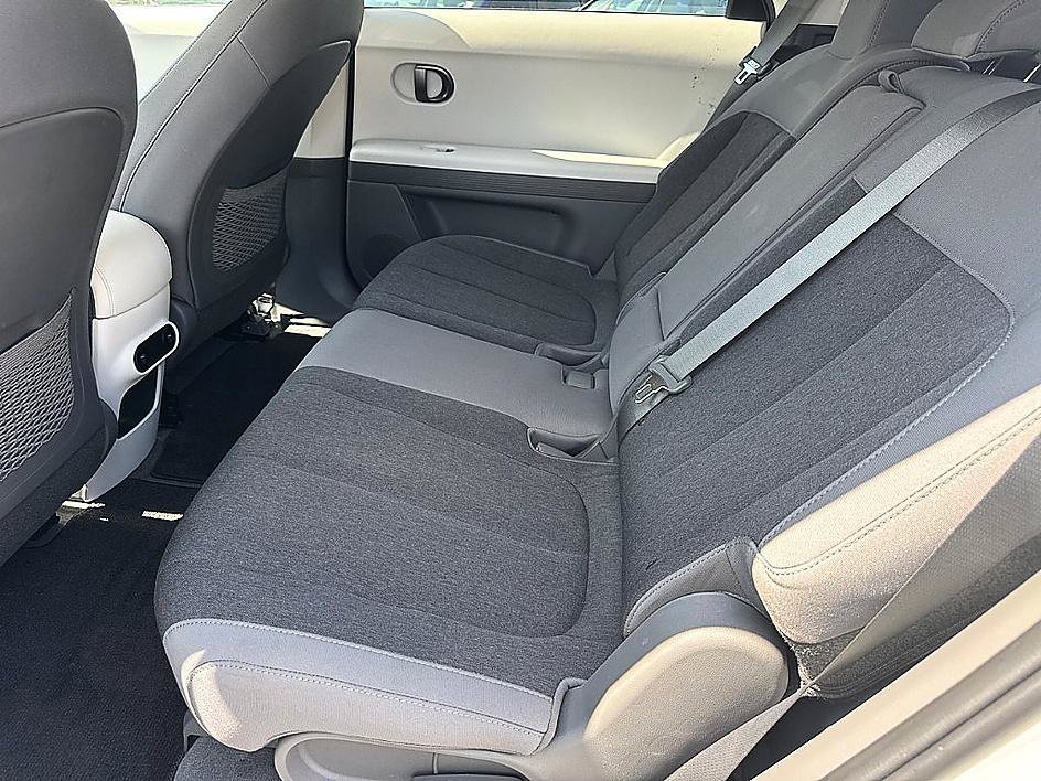 Used 2025 Atlas White Hyundai SE image 10