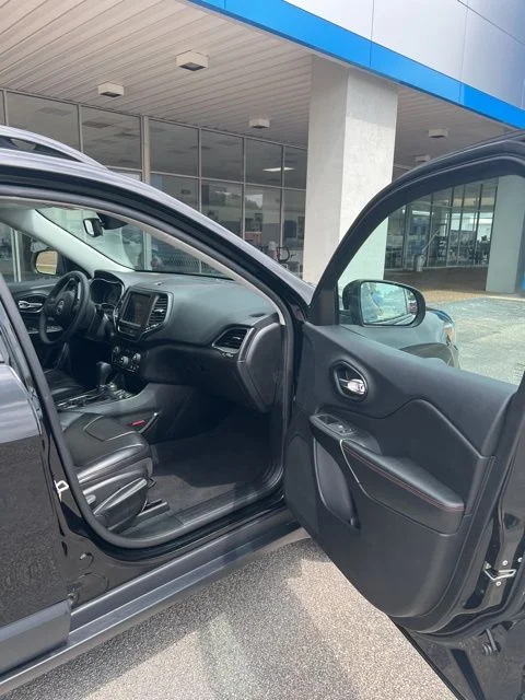 Used 2022 Black Jeep Trailhawk image 19
