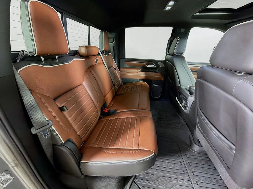 Used 2025 Silver GMC Denali Ultimate image 25