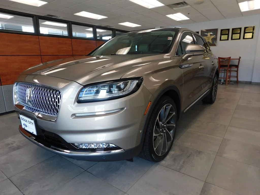 Used 2021 Mocha Lincoln Reserve image 1