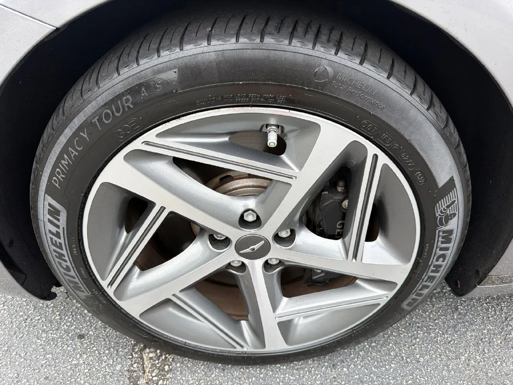 Used 2024 Silver Genesis 2.5T image 11