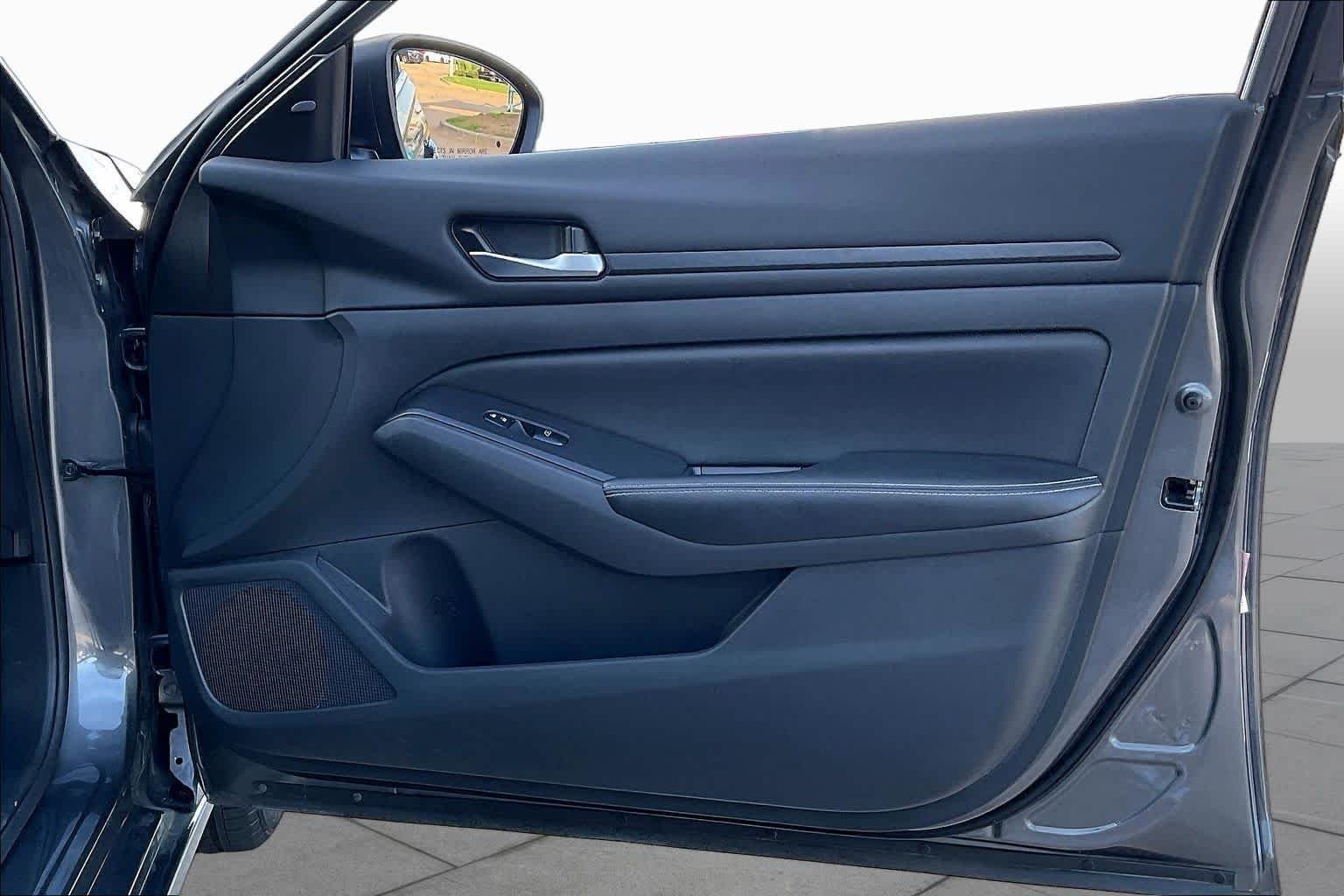 Used 2025 Gun Metallic Nissan SV image 19