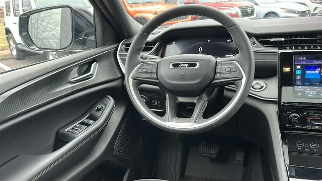 Certified Used 2023 Silver Jeep Altitude image 24