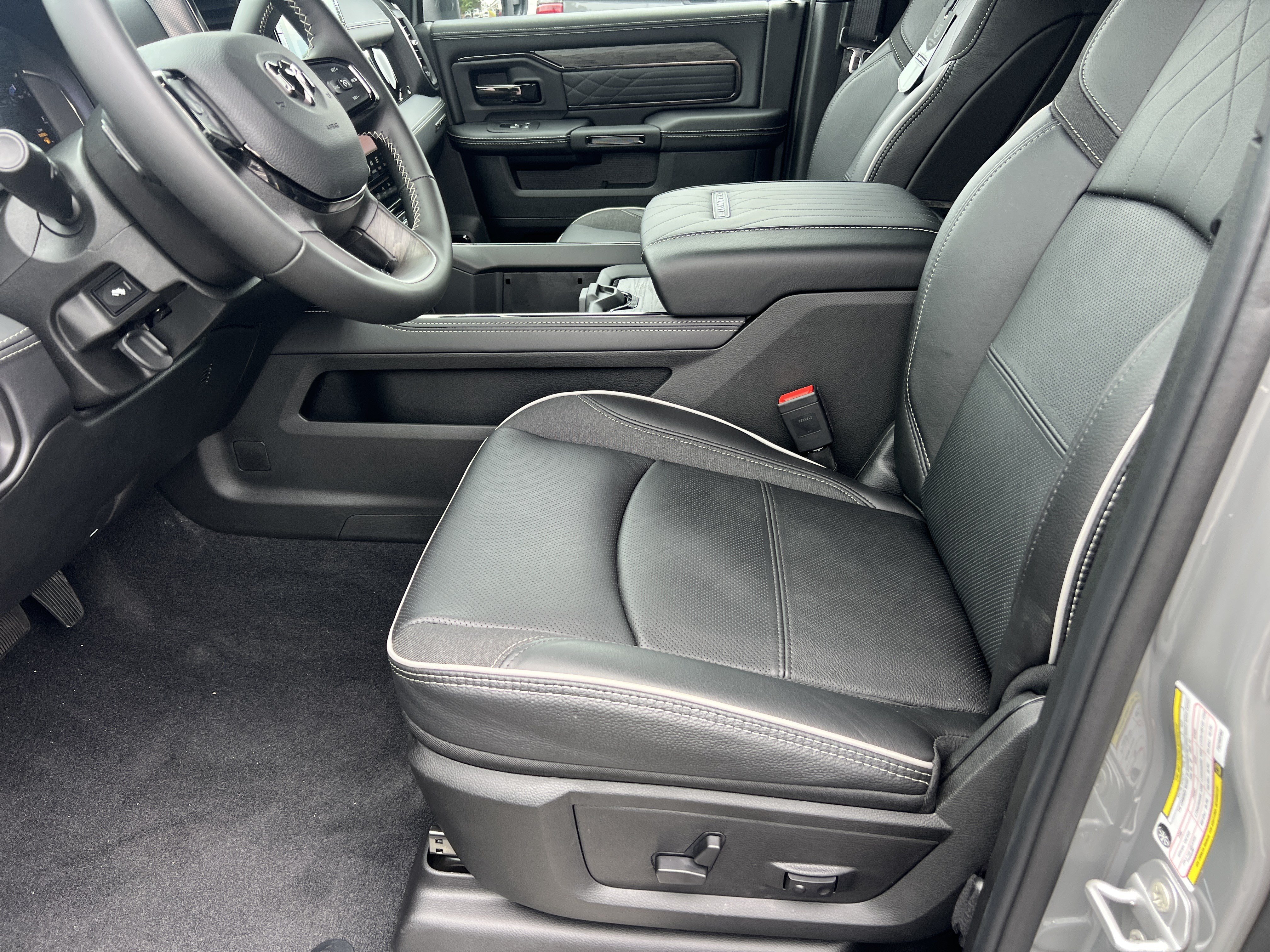 New 2026 Ceramic Gray Clearcoat Ram Limited image 11