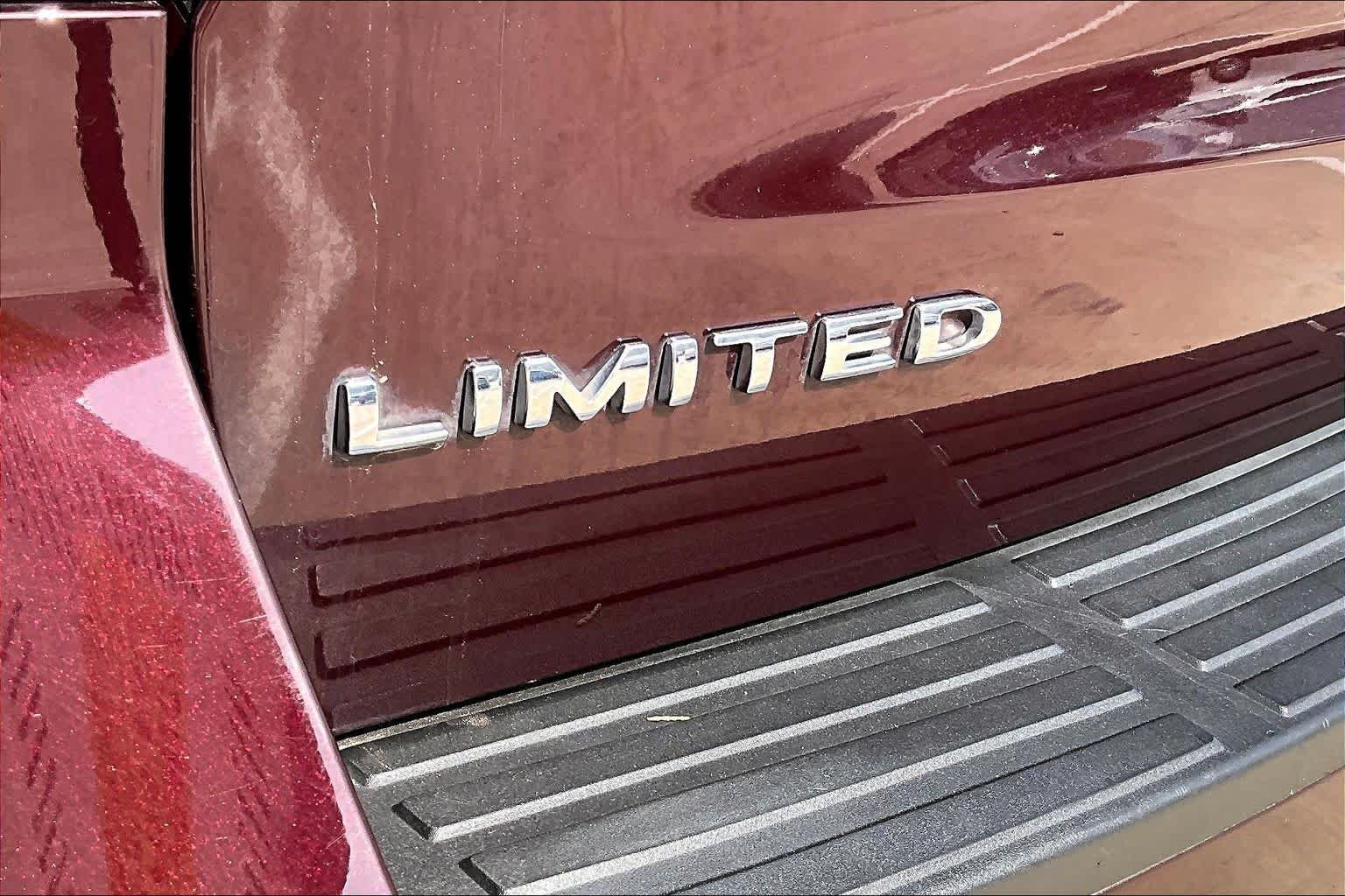 Used 2024 Jewel Red Metallic Tinted Clearcoat Ford Limited image 30