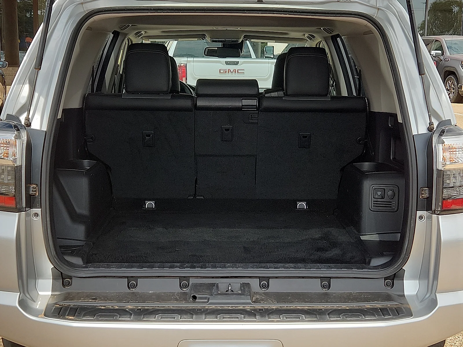 Used 2022 Silver Toyota SR5 Premium image 10