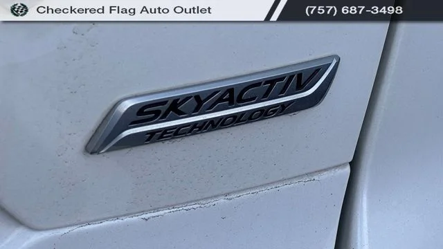 Used 2017 Snowflake White Pearl Mazda Touring image 8