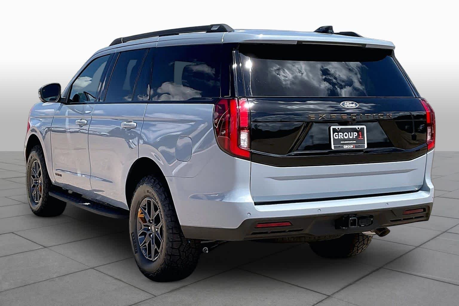 New 2027 Glacier Gray Metallic Tri-Coat Ford Tremor® image 12