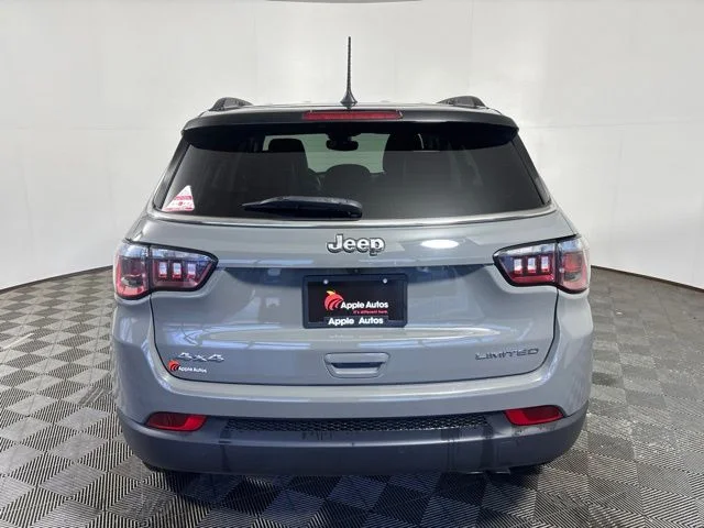 Used 2022 Gray Jeep Limited image 5