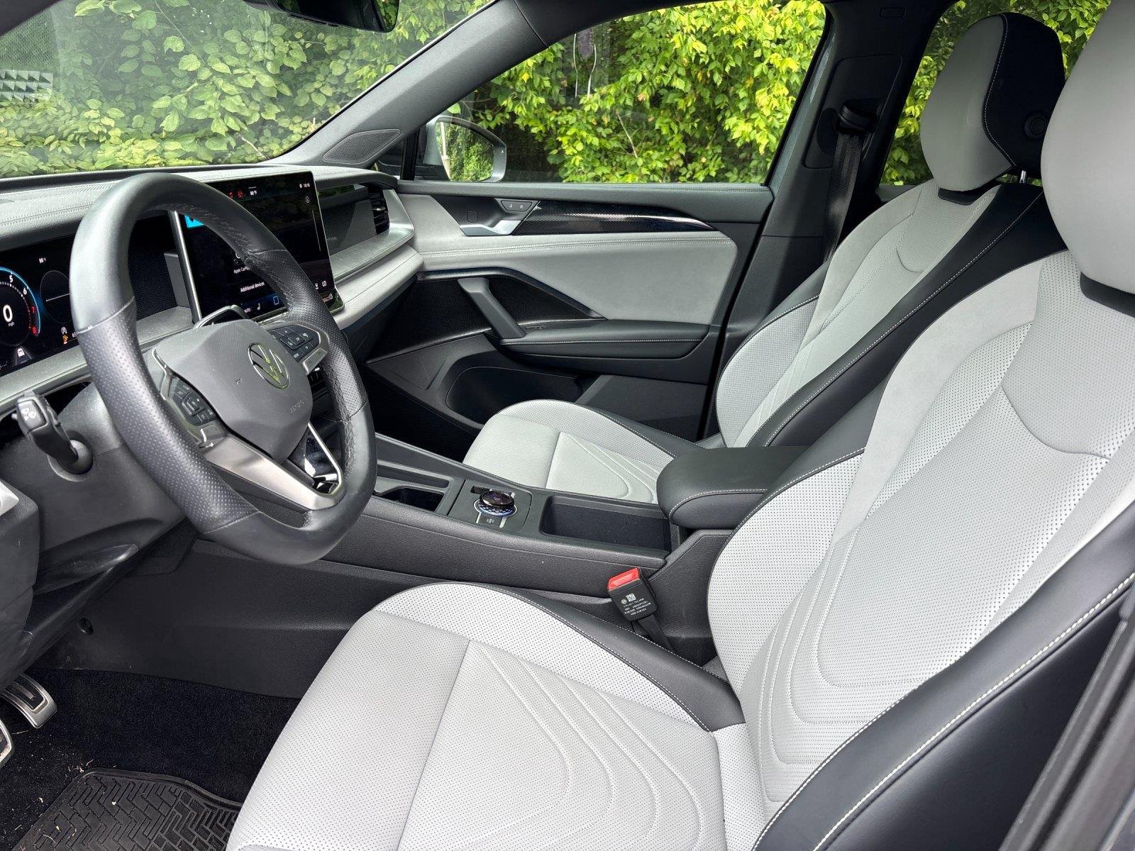 Used 2026 Platinum Gray Metallic Volkswagen SE R-Line Black image 14
