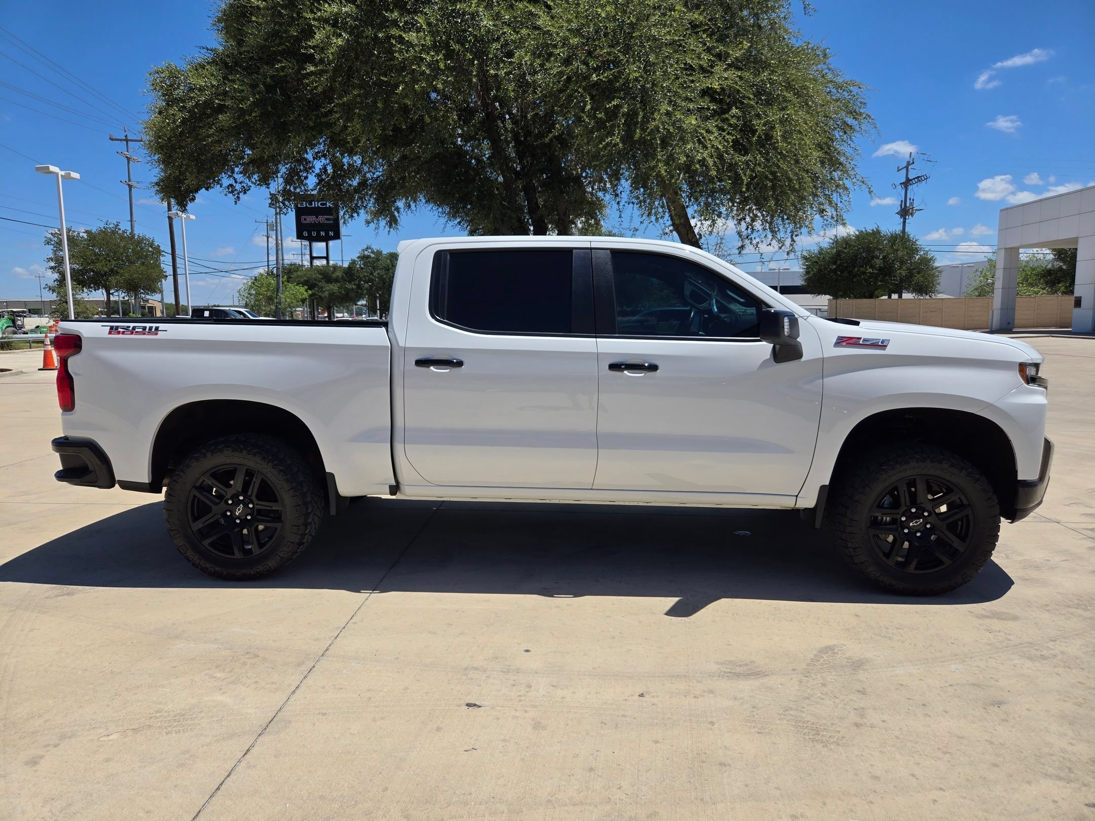 Used 2022 Summit White Chevrolet LT Trail Boss image 8