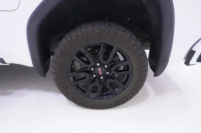 Used 2020 WHITE GMC Elevation image 11