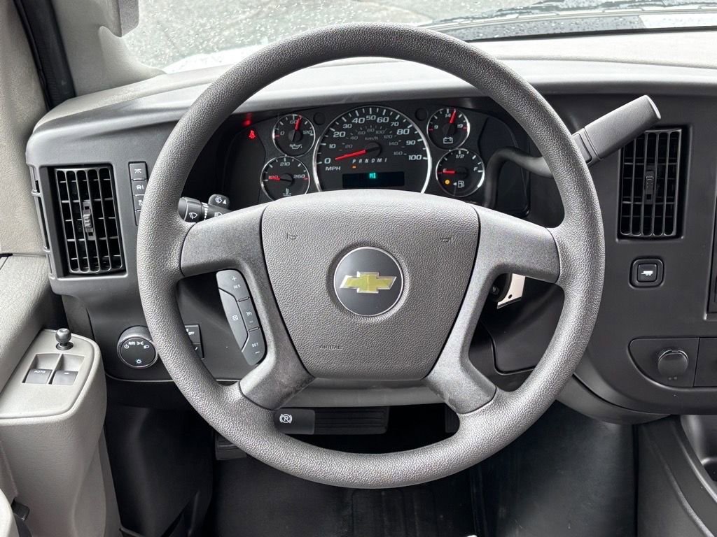 2025 Chevrolet Express Cargo Work Van - Photo 14