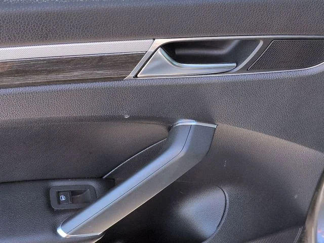 Used 2018 Gray Volkswagen 2.0T SE image 27