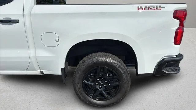Used 2025 Summit White Chevrolet LT Trail Boss image 35