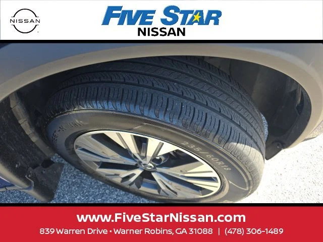 Used 2021 Blue Nissan SV image 5