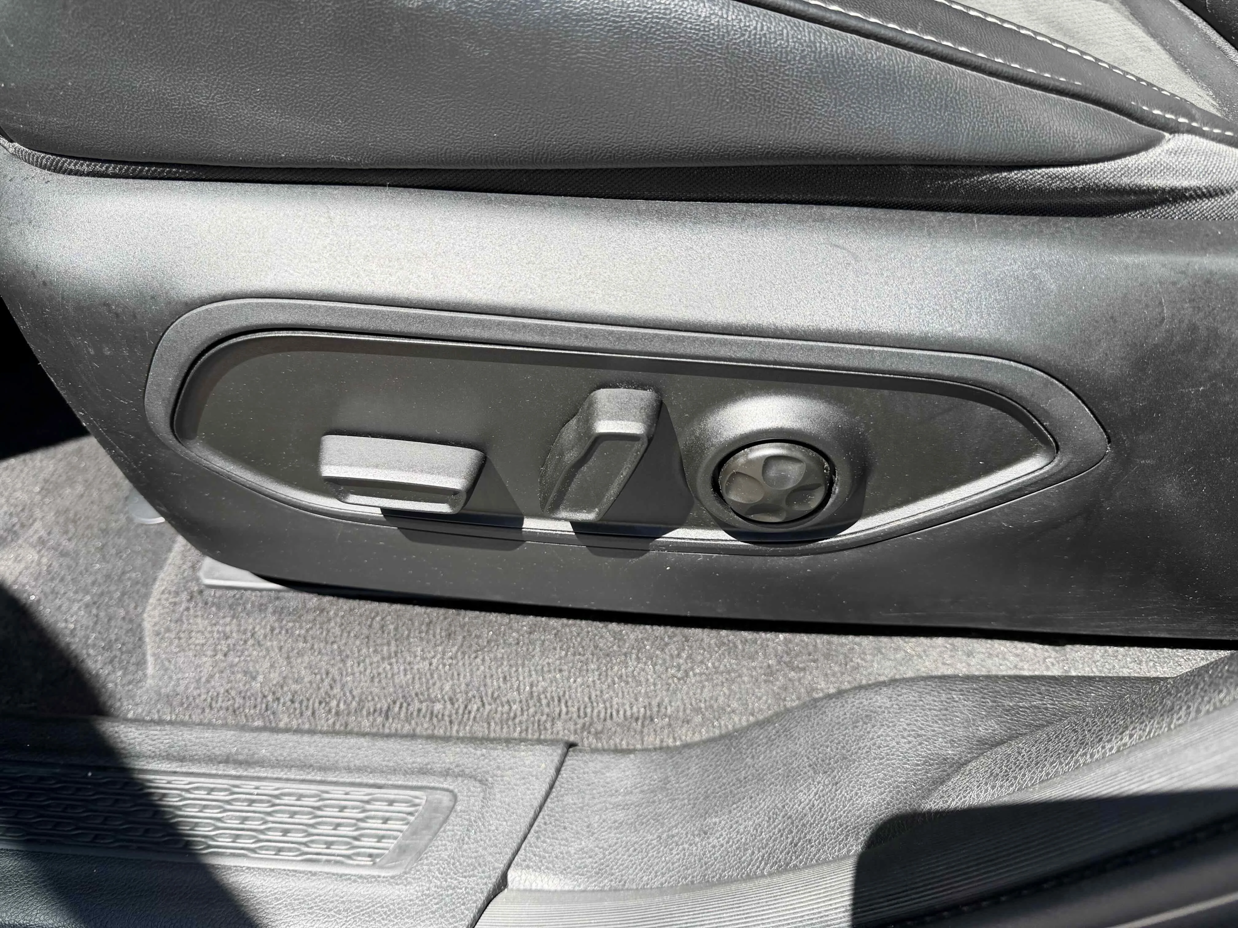 Used 2021 Baltic Gray Metallic Clearcoat Jeep Altitude image 15