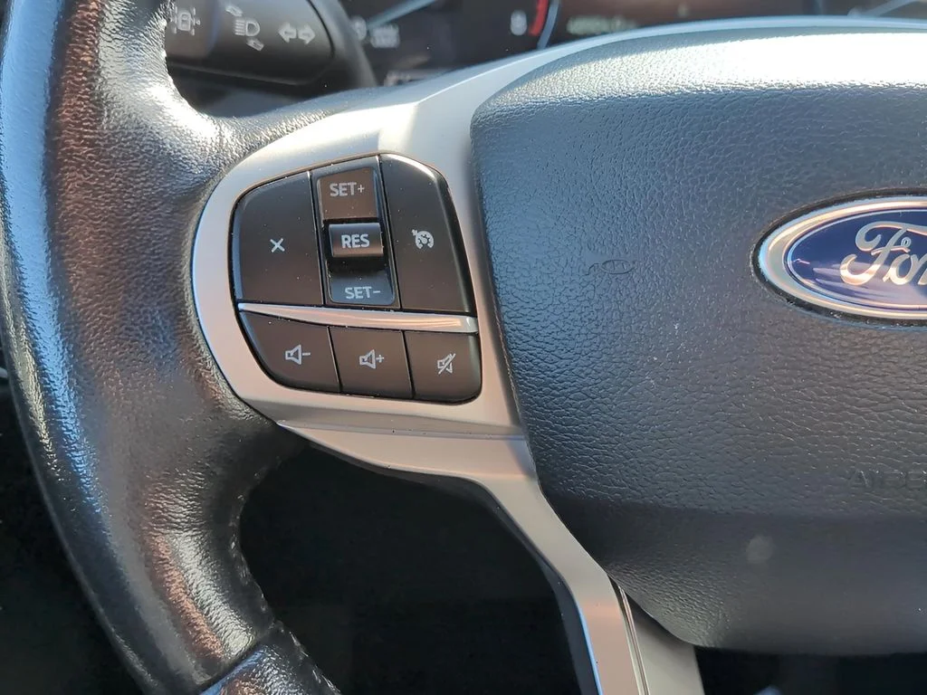 Used 2023 Oxford White Ford XLT image 16