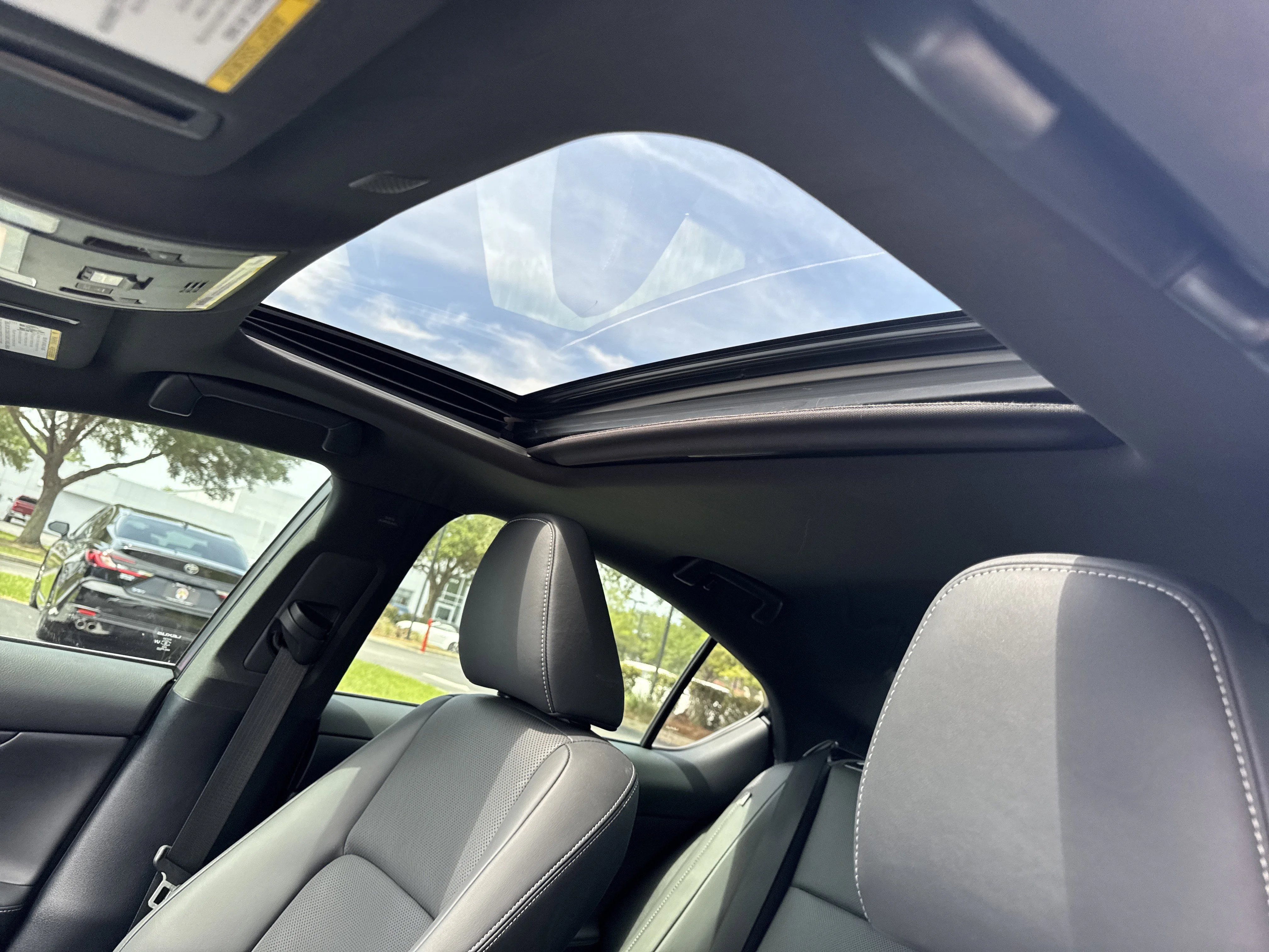 Used 2025 White Pearl Lexus 300 image 16