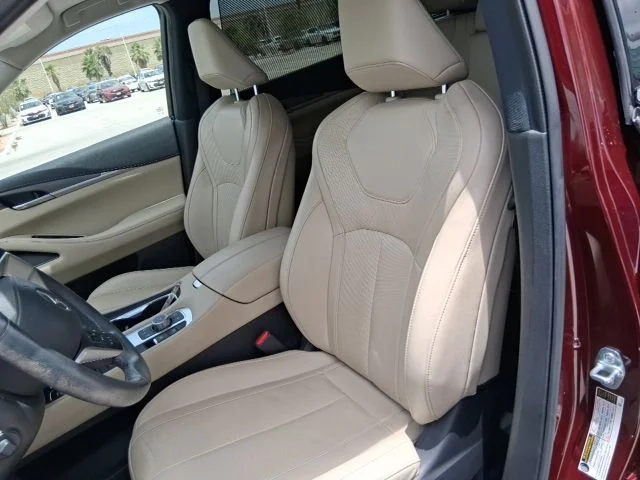 Used 2024 Red INFINITI LUXE image 14