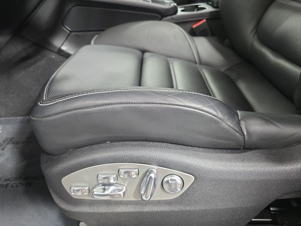 Certified Used 2025 White Porsche  image 23